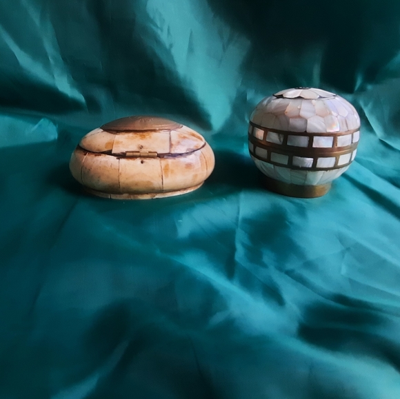 Vintage trinket boxes - Picture 9 of 12